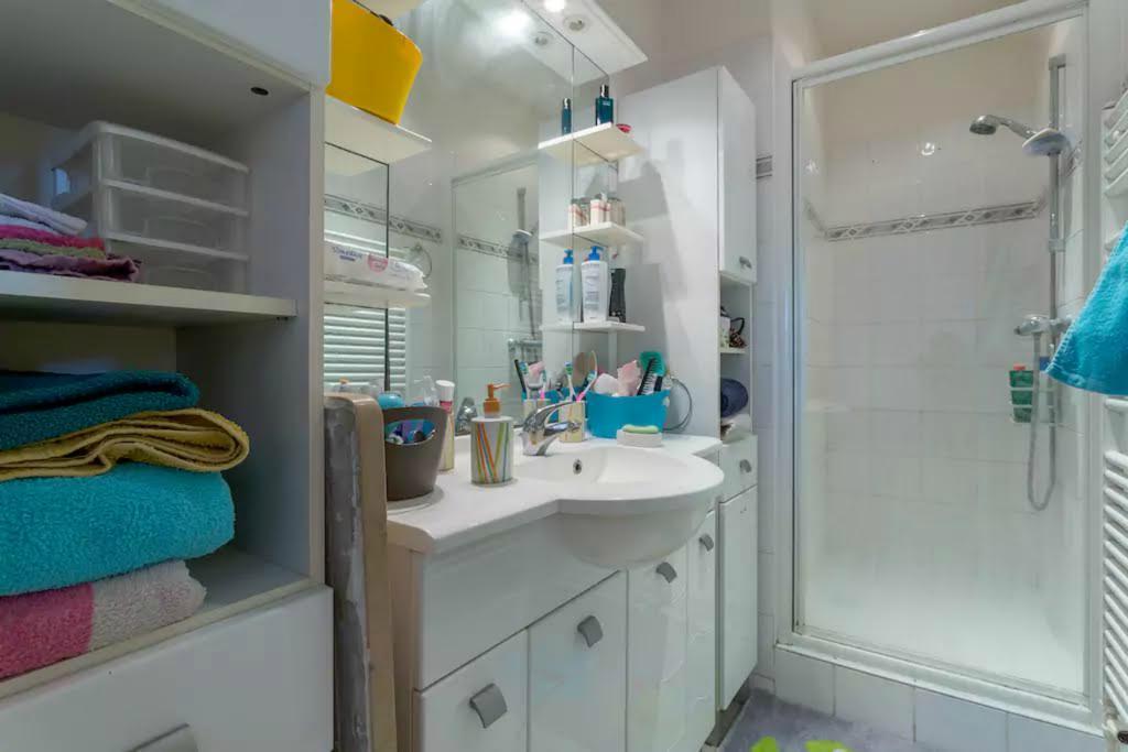 Appartamento T3 55m2&Garage, proche Saône, et 5 min Vieux Lyon via Metro D Esterno foto